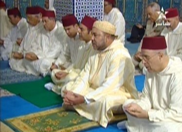 أمير المؤمنين يؤدي صلاة الجمعة يوم 20 يوليو 2012 بمسجد محمد السادس بمدينة المضيق